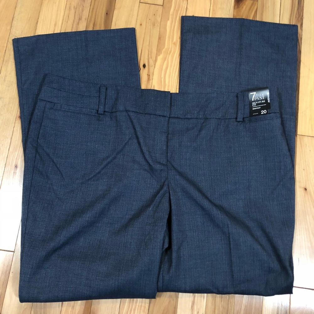 Dark blue dress pant